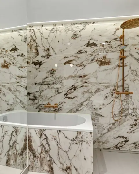 Marble bath and walk-in shower