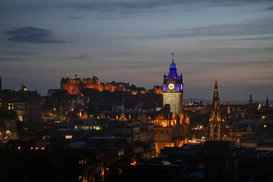 Edinburgh castle and city skyline at dusk