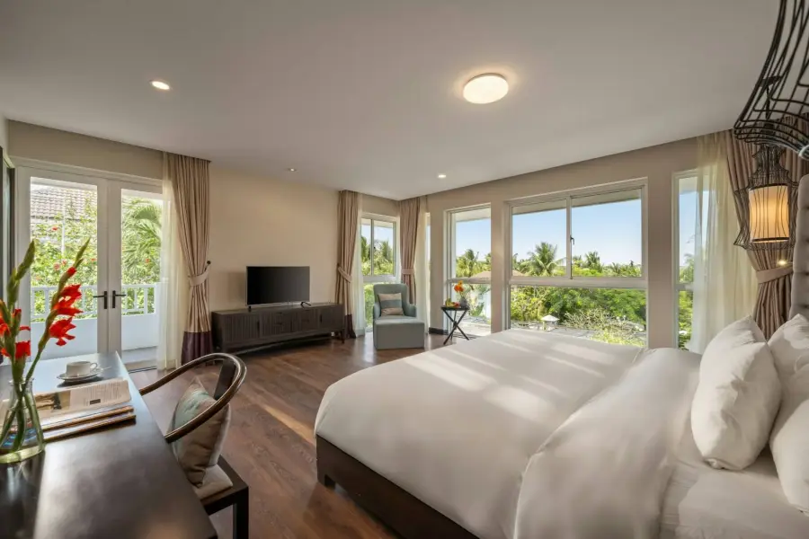 Spacious room with a scenic view